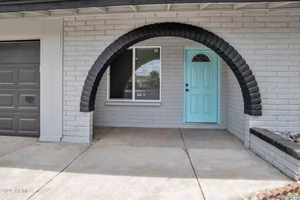 1532 S CHESTNUT Circle, Mesa, AZ 85204