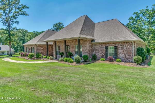 120 Fernwood Lane, Pearl, MS 39208