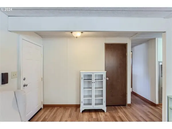 11544 SW ROYAL VILLA DR, Portland, OR 97224