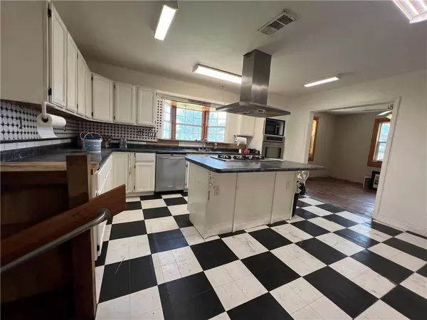 231 OAK ST, St. Rose, LA 70087