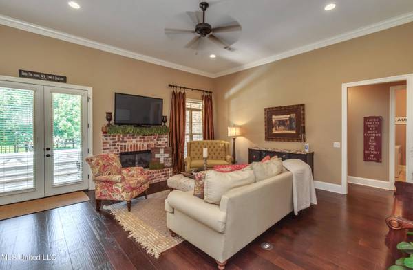 120 Fernwood Lane, Pearl, MS 39208