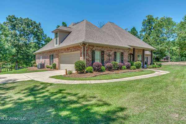 120 Fernwood Lane, Pearl, MS 39208