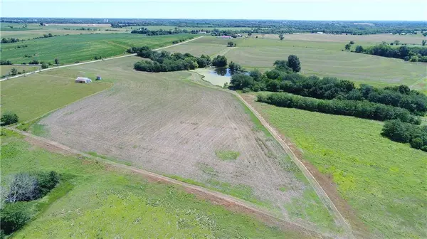 NE Ridgeway DR, Hamilton, MO 64644