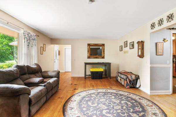 4968 Pulaski Giles TPKE, Pearisburg, VA 24134