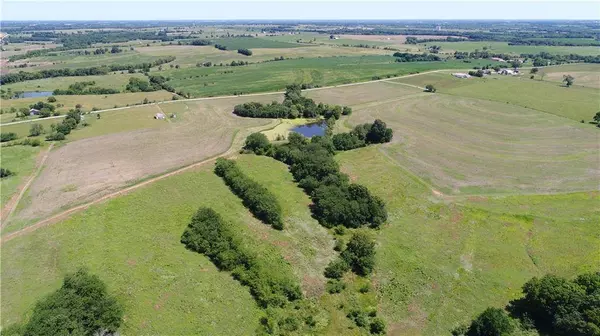 NE Ridgeway DR, Hamilton, MO 64644