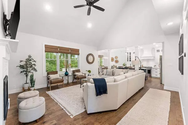 1011 Preserve LN, Chesterton, IN 46304