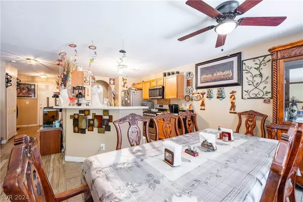 6560 Holly Bluff Court, Las Vegas, NV 89122