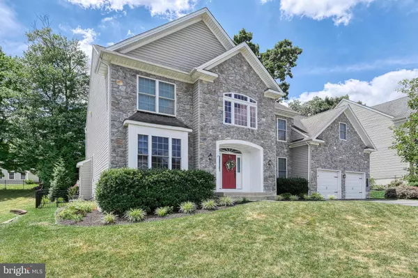 4576 MANOR DR, Mechanicsburg, PA 17055