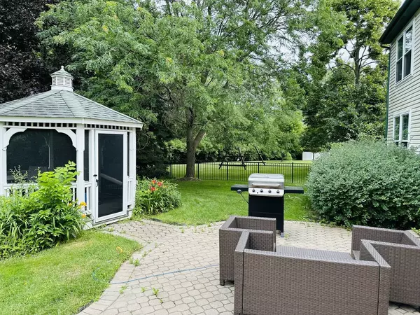 2033 Morningview DR, Hoffman Estates, IL 60192