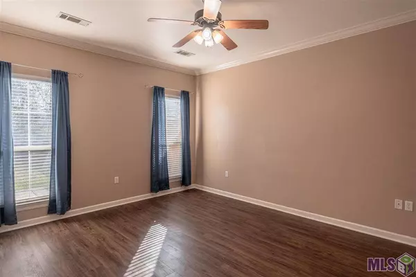 5277 EASTBAY DR, Baton Rouge, LA 70820