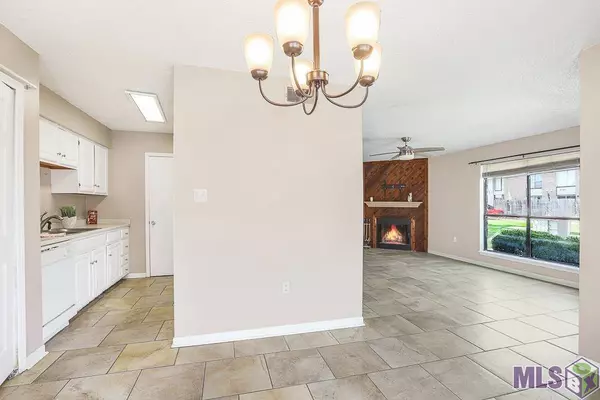 2011 S BRIGHTSIDE VIEW DR #C, Baton Rouge, LA 70820