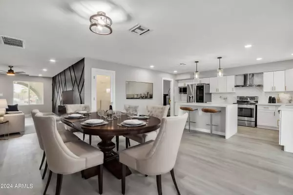 1532 S CHESTNUT Circle, Mesa, AZ 85204