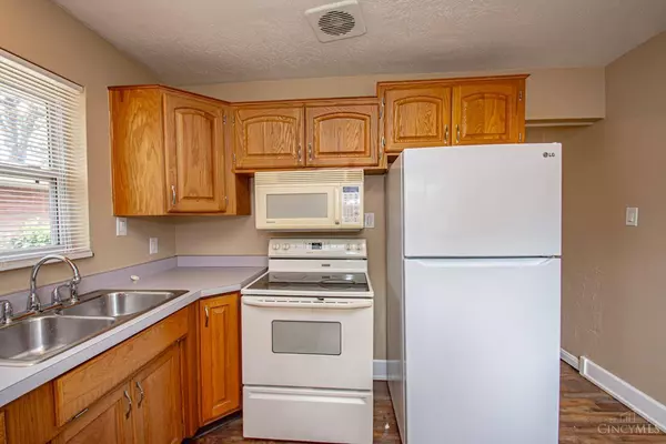 3814 Glaser Dr, Kettering, OH 45429