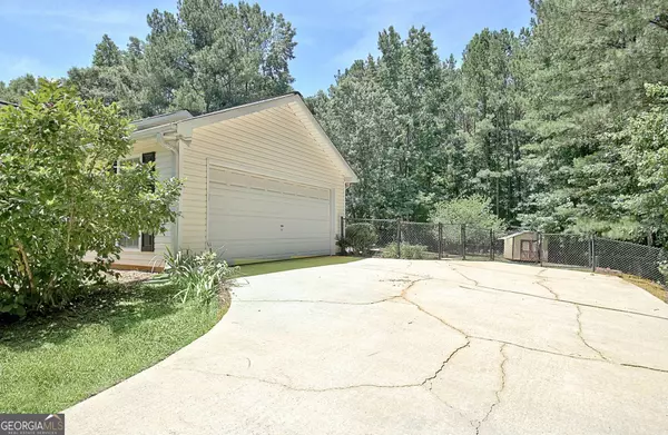 239 Winthrop DR, Sharpsburg, GA 30277