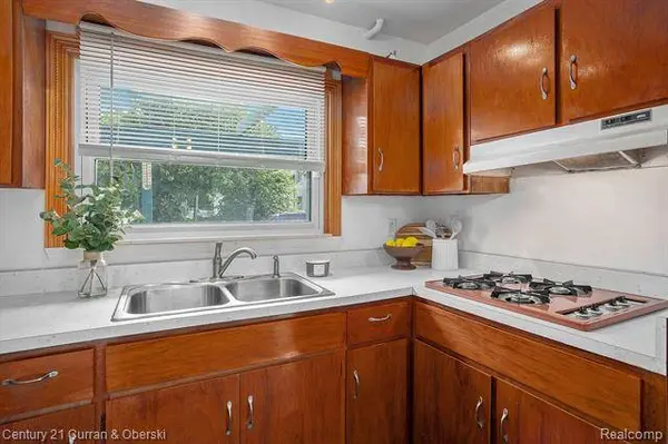 71 ORCHARD Street, River Rouge, MI 48218