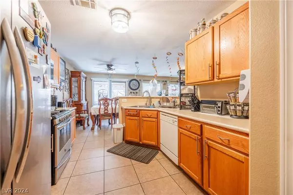 6560 Holly Bluff Court, Las Vegas, NV 89122