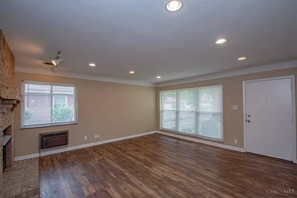 3814 Glaser Dr, Kettering, OH 45429