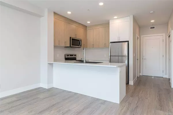 6540 Metral Dr #405, Nanaimo, BC V9L 0L8