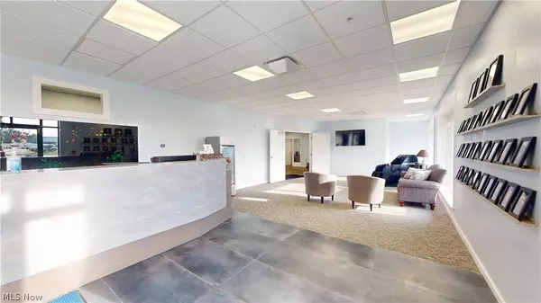 8040 Market ST, Youngstown, OH 44512