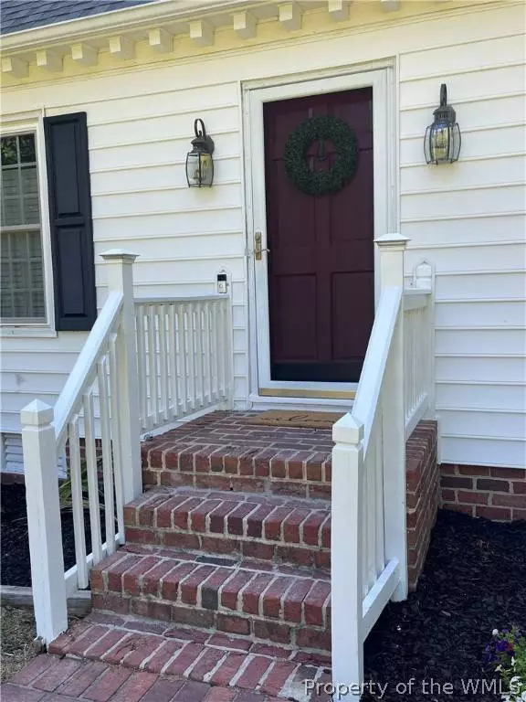 9 Alexis DR, Henrico, VA 23231