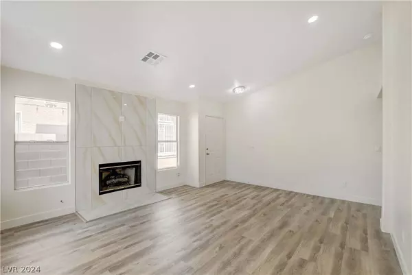 2112 Blue Zenith Circle, Las Vegas, NV 89119