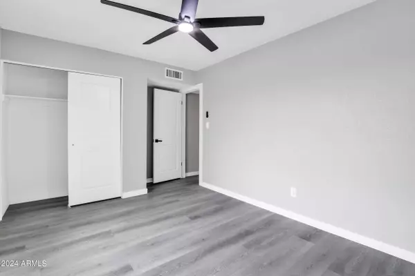 1532 S CHESTNUT Circle, Mesa, AZ 85204