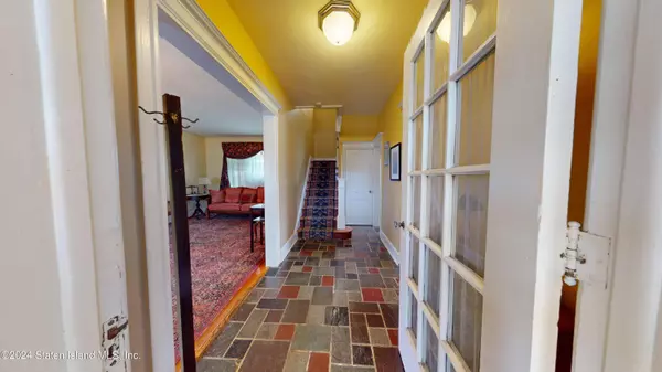 3891 Amboy RD, Staten Island, NY 10308