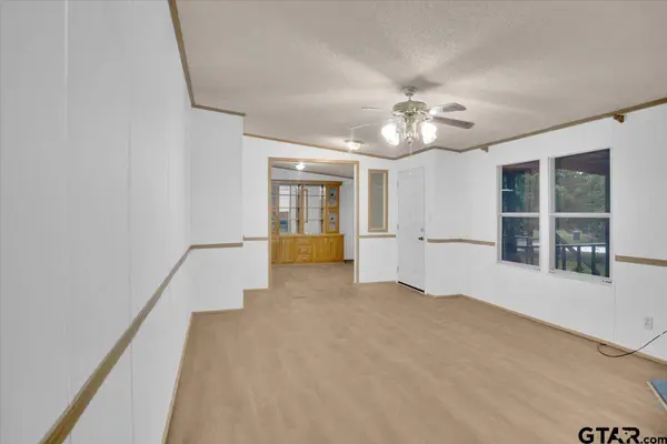 807 W County Line Rd, Troup, TX 75789