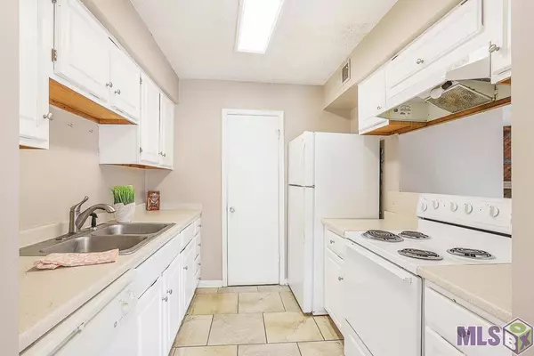 2011 S BRIGHTSIDE VIEW DR #C, Baton Rouge, LA 70820