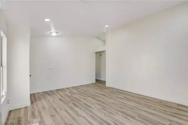 2112 Blue Zenith Circle, Las Vegas, NV 89119