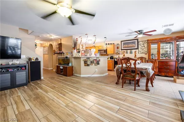 6560 Holly Bluff Court, Las Vegas, NV 89122