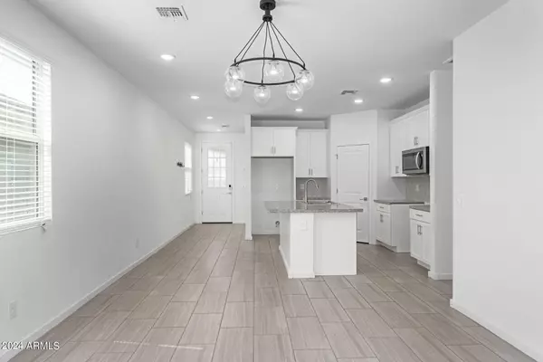 40486 W SUNLAND Drive, Maricopa, AZ 85138