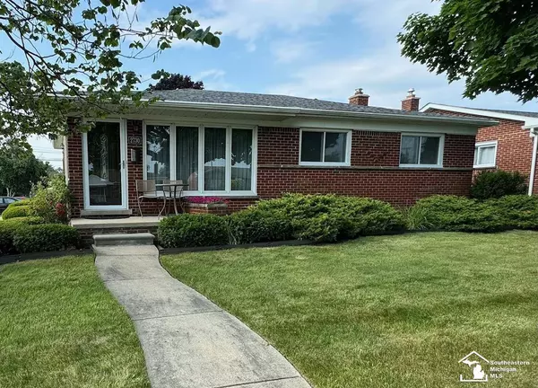 2730 MARIAN Drive, Trenton, MI 48183