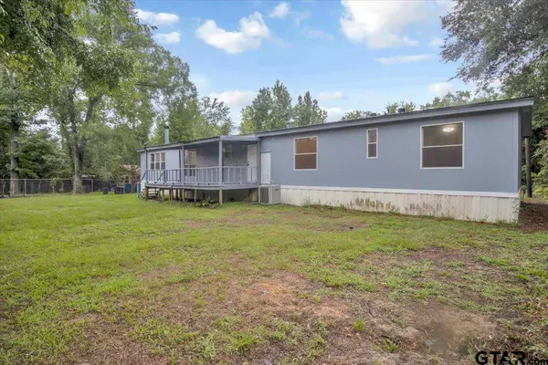 807 W County Line Rd, Troup, TX 75789