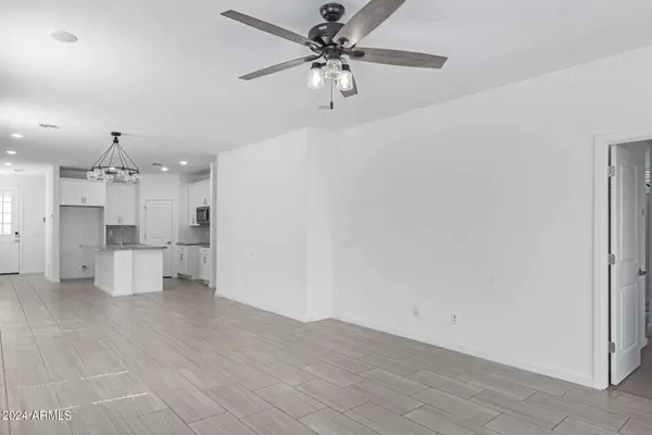 40486 W SUNLAND Drive, Maricopa, AZ 85138