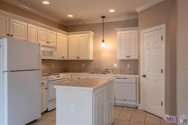 5277 EASTBAY DR, Baton Rouge, LA 70820