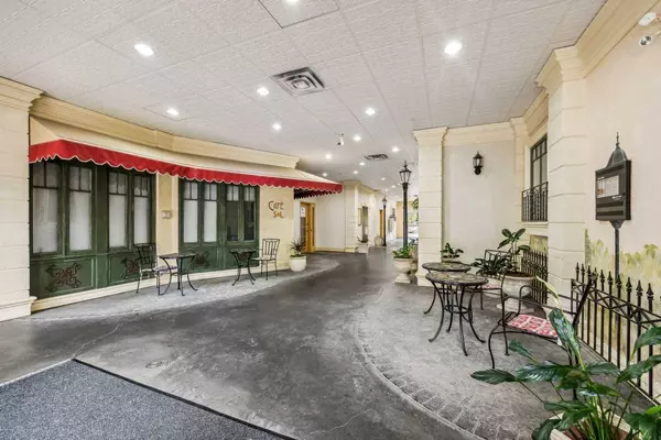 20 Sunpark PLZ SE #216, Calgary, AB T2X 3T2