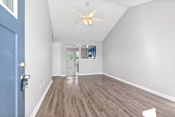 704 Carbondale Dr, Oak Grove, KY 42262