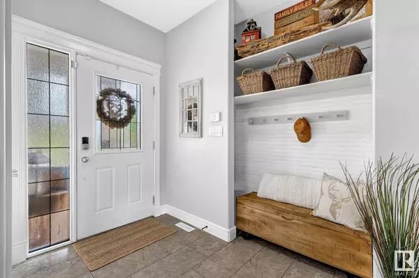 155 CALEDONIA DR, Leduc, AB T9E 0N2