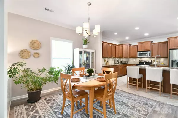 1456 Winter DR, Statesville, NC 28677