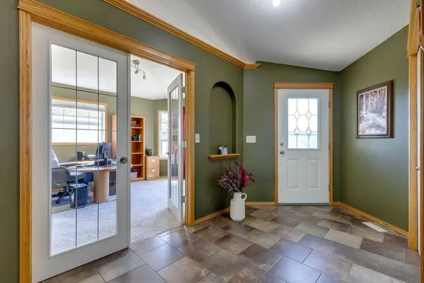 126 Park Lane DR, Strathmore, AB T1P1R2