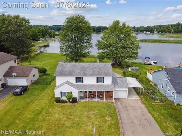 132 BEVINS Street, Holly, MI 48442