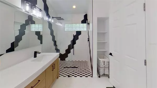 1704 63RD ST N, St Petersburg, FL 33710