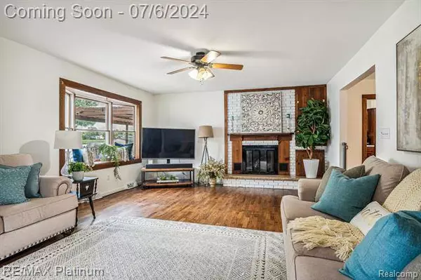 132 BEVINS Street, Holly, MI 48442