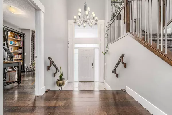 36 Rockyvale GN NW, Calgary, AB T3G 0E3