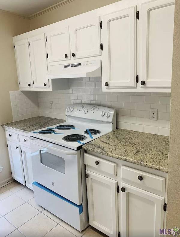 7064/7076 MEADOW PARK AVE, Baton Rouge, LA 70810