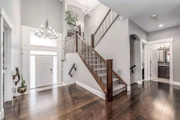 36 Rockyvale GN NW, Calgary, AB T3G 0E3