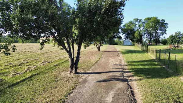 122 County Road 329, Tyler, TX 75706