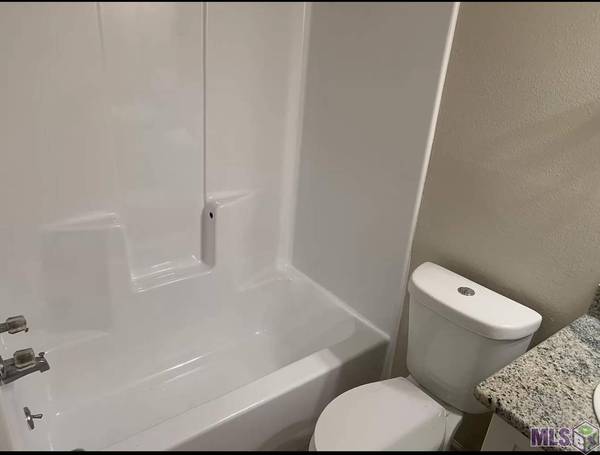 7064/7076 MEADOW PARK AVE, Baton Rouge, LA 70810