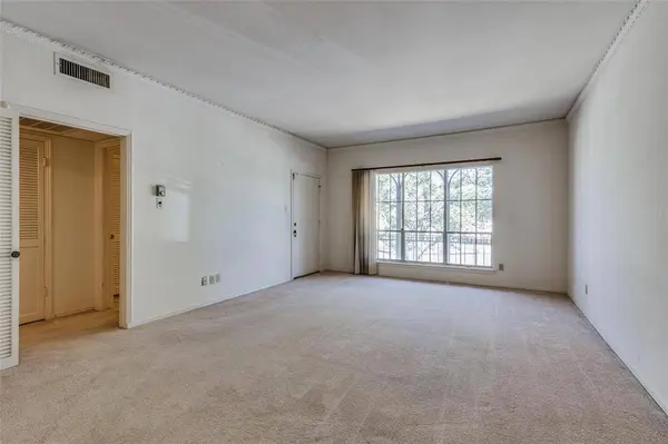 4312 Bellaire Drive S #223, Fort Worth, TX 76109